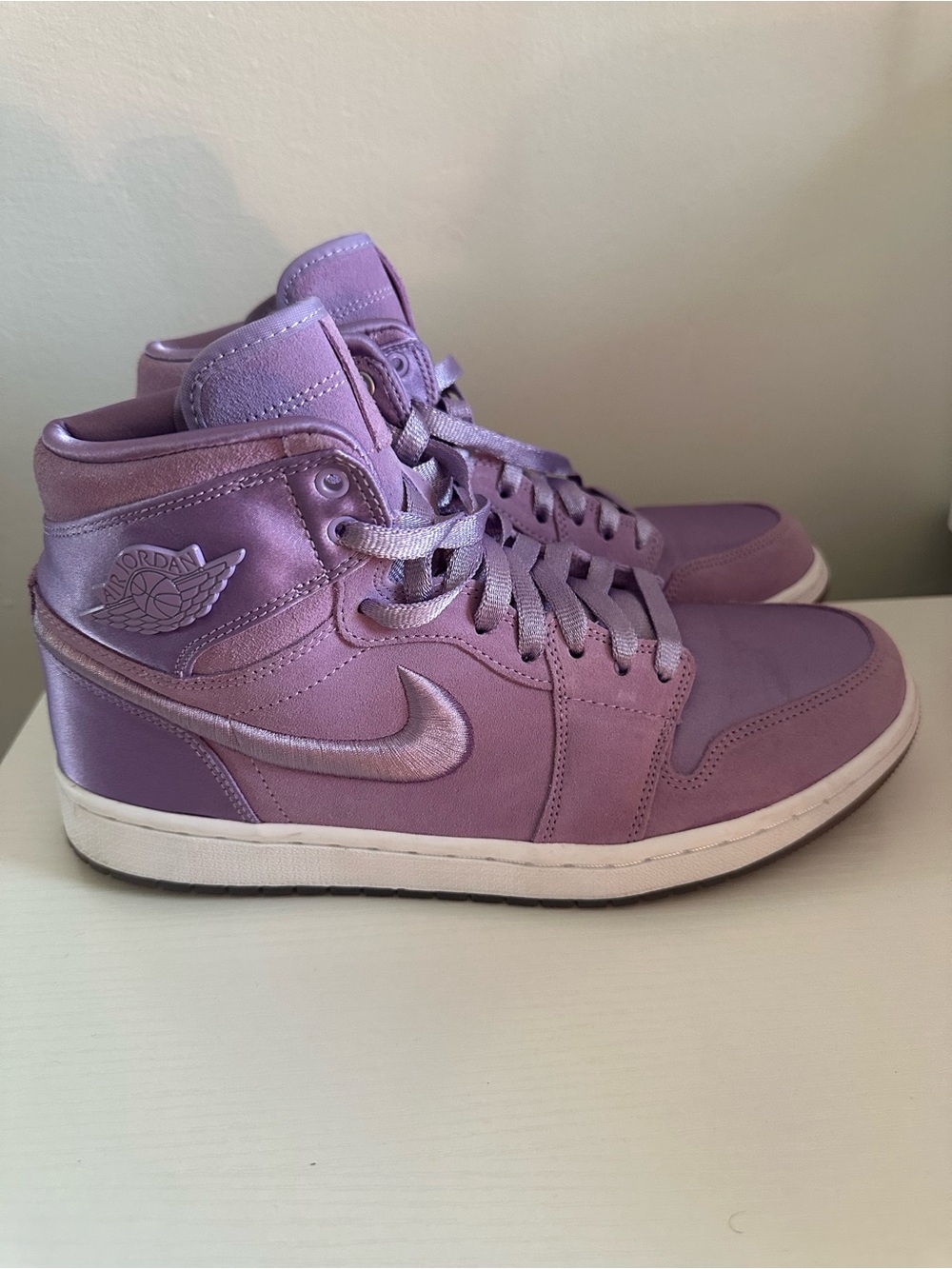 Jordan 1 Retro High Season of Her Orchid Size 10.5